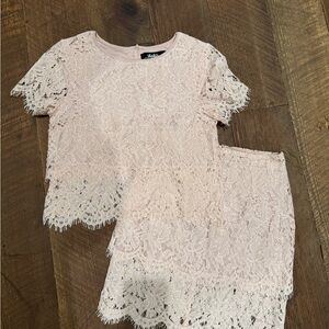 Lulu's Lace Blouse in Dusty Pink